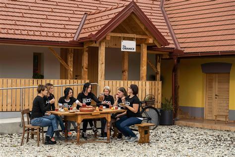 Tematska fotografija prekmurske gibanice v rezu