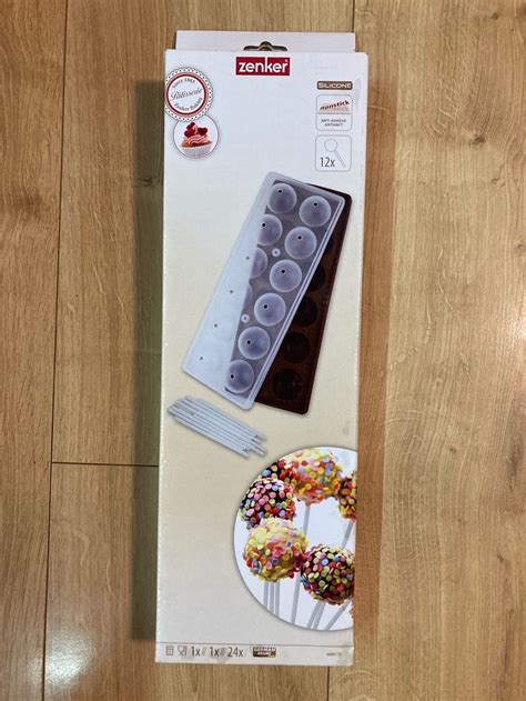 fotografija vseh sestavin, pripravljenih za izdelavo cake popsov