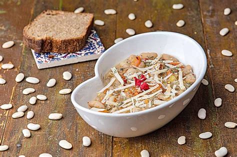 Sestavine za juho z belim fižolom in rožmarinom