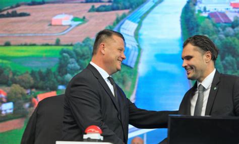 Aleksander Brunčko (levo), nekdanji direktor Dravskih elektrarn iz časa tretje Janševe vlade