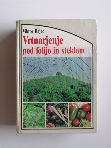 Ilustracija ali fotografija počivajočega mesa pod folijo