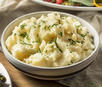 Prikaz priprave kremastega pire krompirja