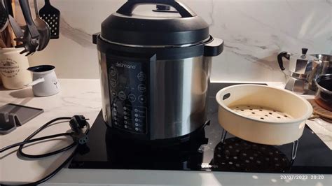 Večnamenski kuhalnik in sestavine za rižoto