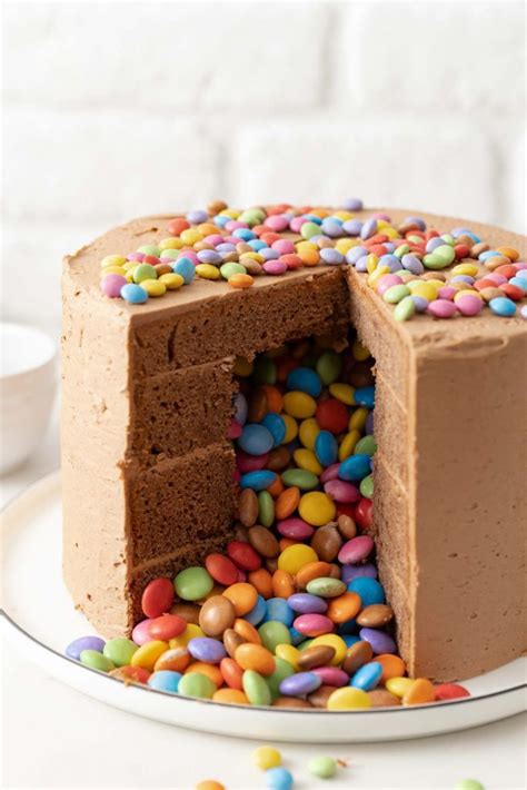 Fotografija mavrične pinata torte
