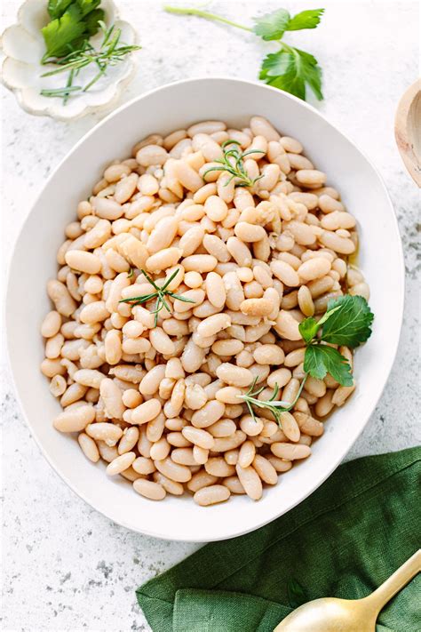 Close-up of cannellini beans