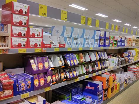 slika Lindtove čokolade v trgovini