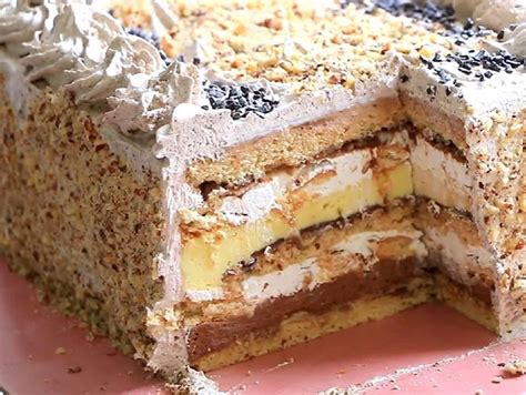 Sestavljena Kinder čokoladna torta