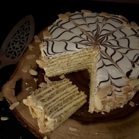 Esterhazy torta z značilnim vzorcem