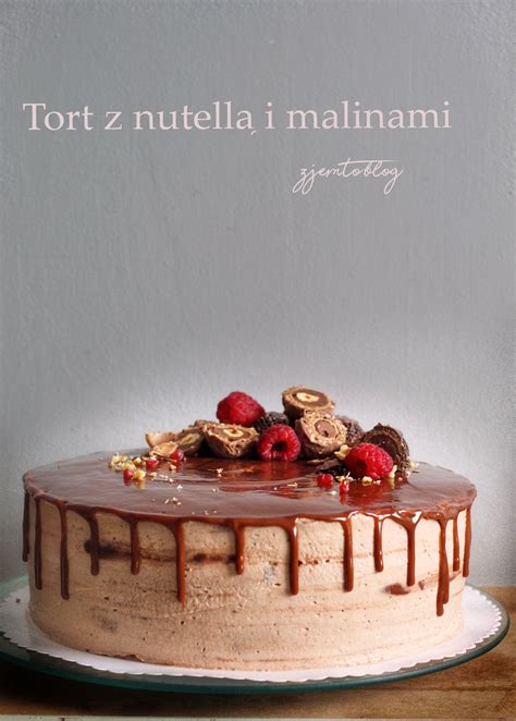 Ilustracija torte Nutella z malinami, ki prikazuje plasti biskvita, kreme in sadja.