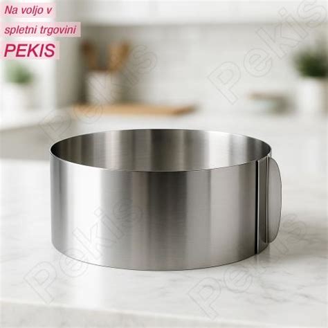 Shema postavitve acetatne folije v tortni obroč za lažjo pripravo torte.