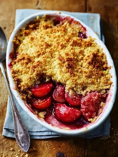Close-up photo of a plum crumble with oatmeal