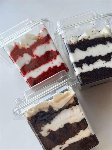 Thematic photo of LCHF desserts, possibly with the 
