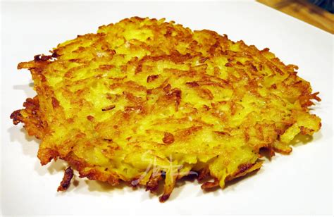 Sveže nariban krompir in čebula