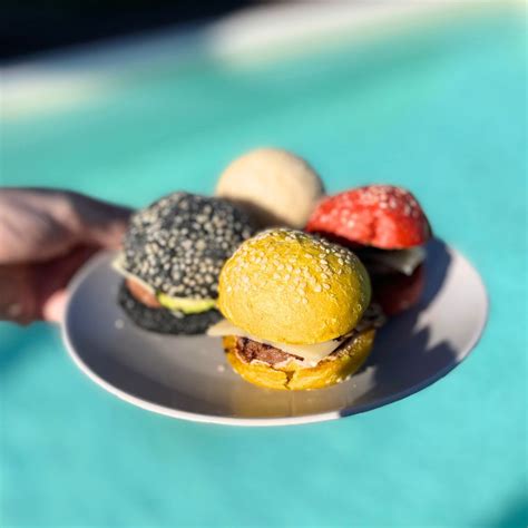 mini burgerji kot prigrizek