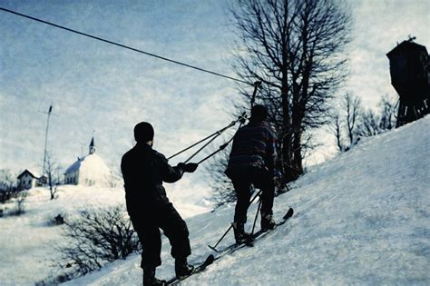 fotografija priprave mase, kjer se vidi tekstura, podobna plastelinu