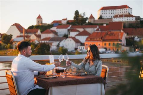 Zgodovinska ilustracija gojenja fižola skupaj s koruzo in bučami