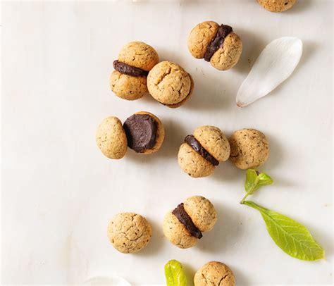 Damini poljubčki s čokoladnim nadevom