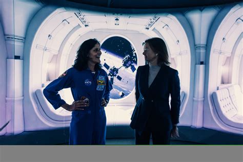 Astronavtka Sunita Williams s kranjsko klobaso v vesolju