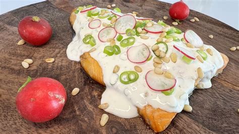 Sestavine za smetanovo omako z zelišči in česnom