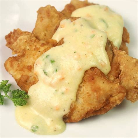Thematic photo of chicken fillet in pea sauce