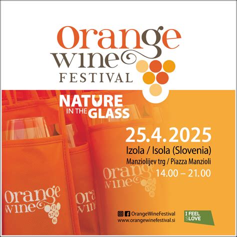 Prikaz lokacije Manziolijevega trga v Izoli in vzdušja med obiskovalci festivala