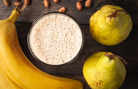 fotografija svežega bananinega smutija