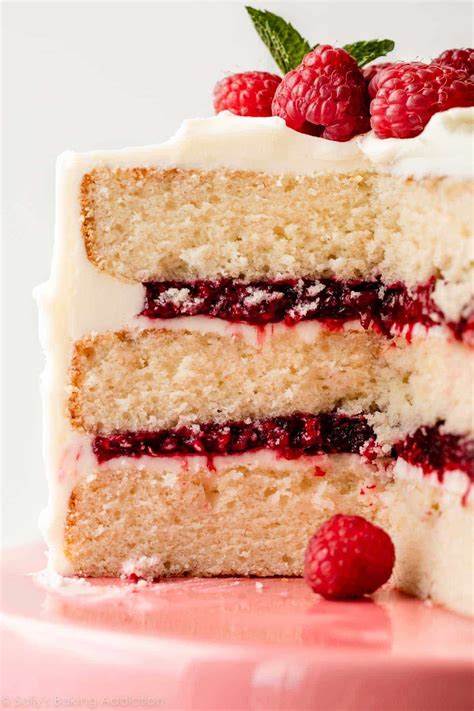 Image of Simple cream and raspberry cake