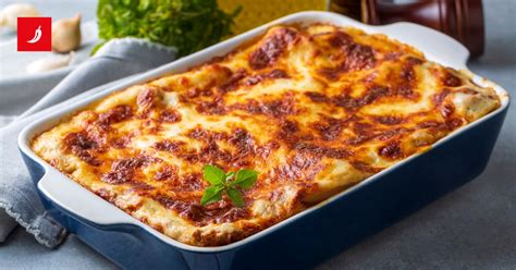 prikaz plastenja lazanje v pekaču