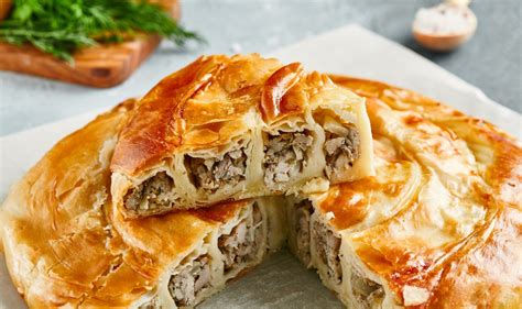 Tematsko foto: Burek s slovensko skuto