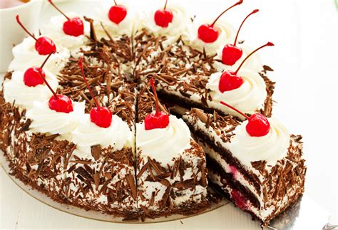 Tematska fotografija Schwarzwald torte, narezane na kose