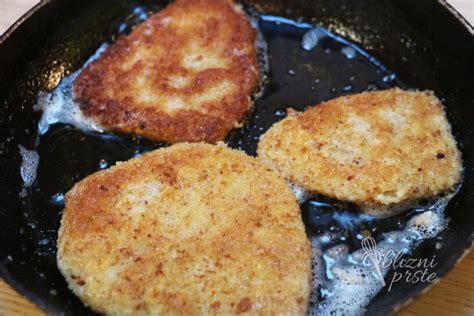 Različni veganski zrezki na krožniku