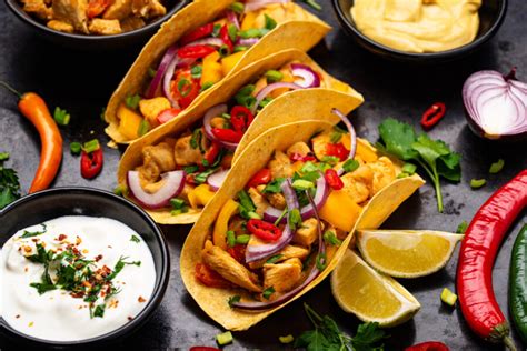 Mehiški tacos z različnimi nadevi