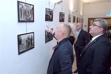 Tematska fotografija DVD pekača in medijev