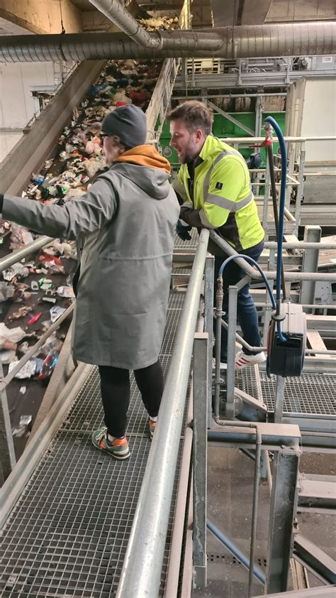 grafični prikaz pravilnega ločevanja embalaže v rumeni zabojnik