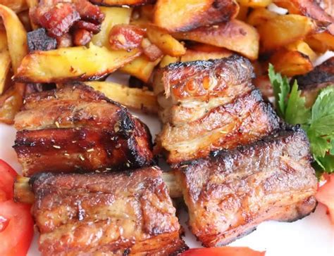 sočna svinjska rebra z jabolki in medom