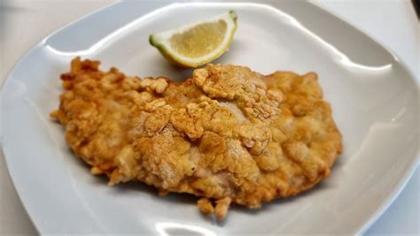 Pripravljen LCHF puranji zrezek na krožniku