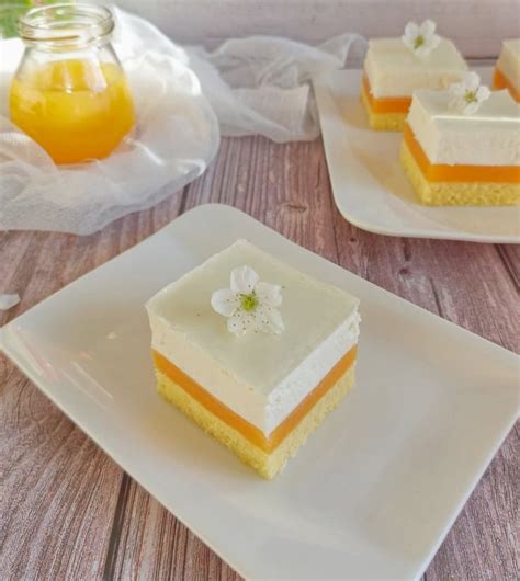 Sestavljanje breskove torte z jogurtovo kremo