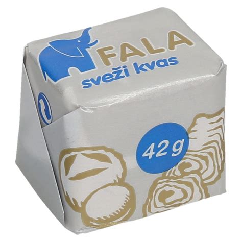 Sestavine za peko pirinega kruha: moka, kvas, sol, olje, med