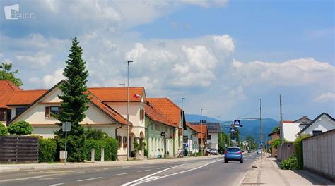 Fotografija nekdanjega Gostišča Zaleznik Jana ob glavni cesti