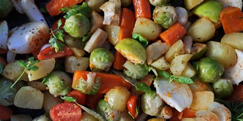 Prikaz različnih načinov priprave zelenjave: solata, dušena zelenjava, pečena zelenjava