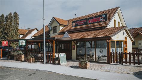 Zunanjost okrepčevalnice in picerije Podsreda