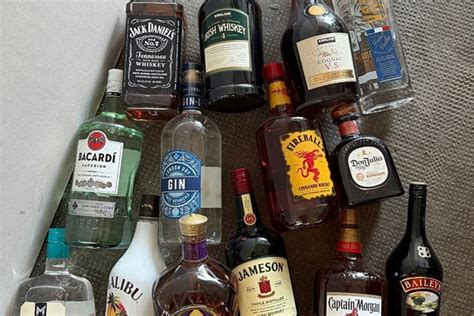 Tematsko foto: Kava i alkoholna pića