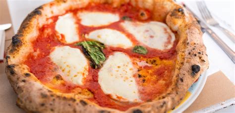 Primerjava prave neapeljske pice s klasično pico