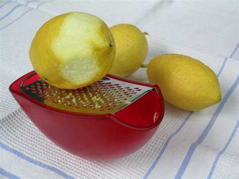 Sestavine za obogatitev okusa: limonina lupinica, vanilija, oreščki, kakav