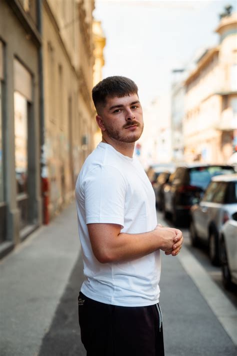 Preobrnjeni ananasov kolač po peki