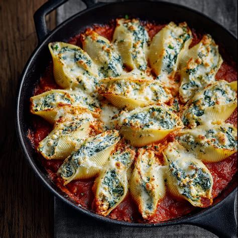 Photo of filled pasta shells with ricotta and spinach