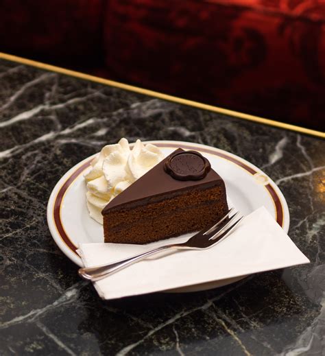 Vizualizacija dietne rožičeve torte sacher