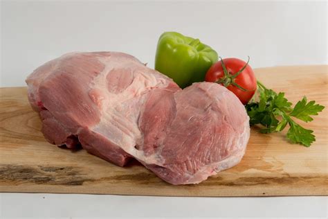 Svinjsko pleče in vrat za golaž