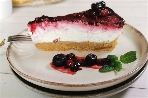 Fotografija baskovskega cheesecakea z značilnim zažganim vrhom