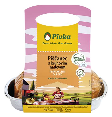 Pripravljen cel piščanec, polnjen z nadevom, pripravljen za peko.